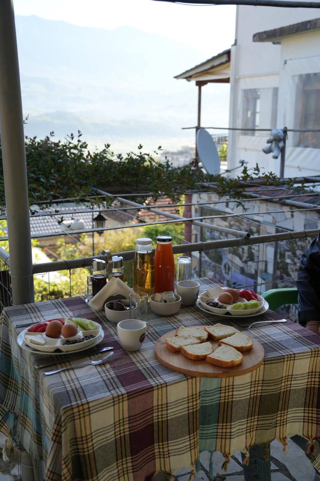 Guest House Bake Gjirokastra Kültér fotó